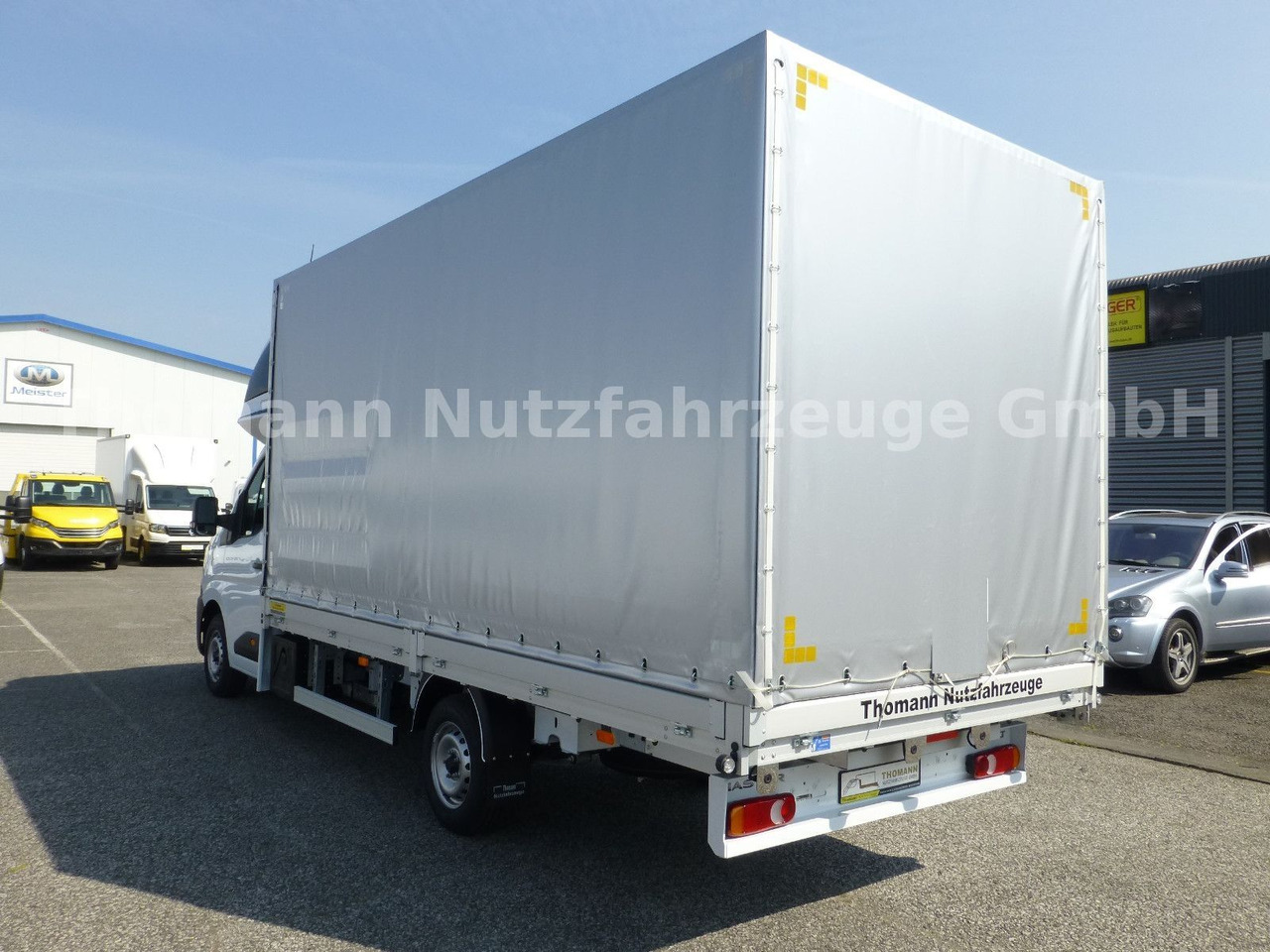 Renault NEW Master Pritsche Plane Schlafkabine - Plachtová dodávka: obrázok 4 Renault NEW Master Pritsche Plane Schlafkabine - Plachtová dodávka: obrázok 4