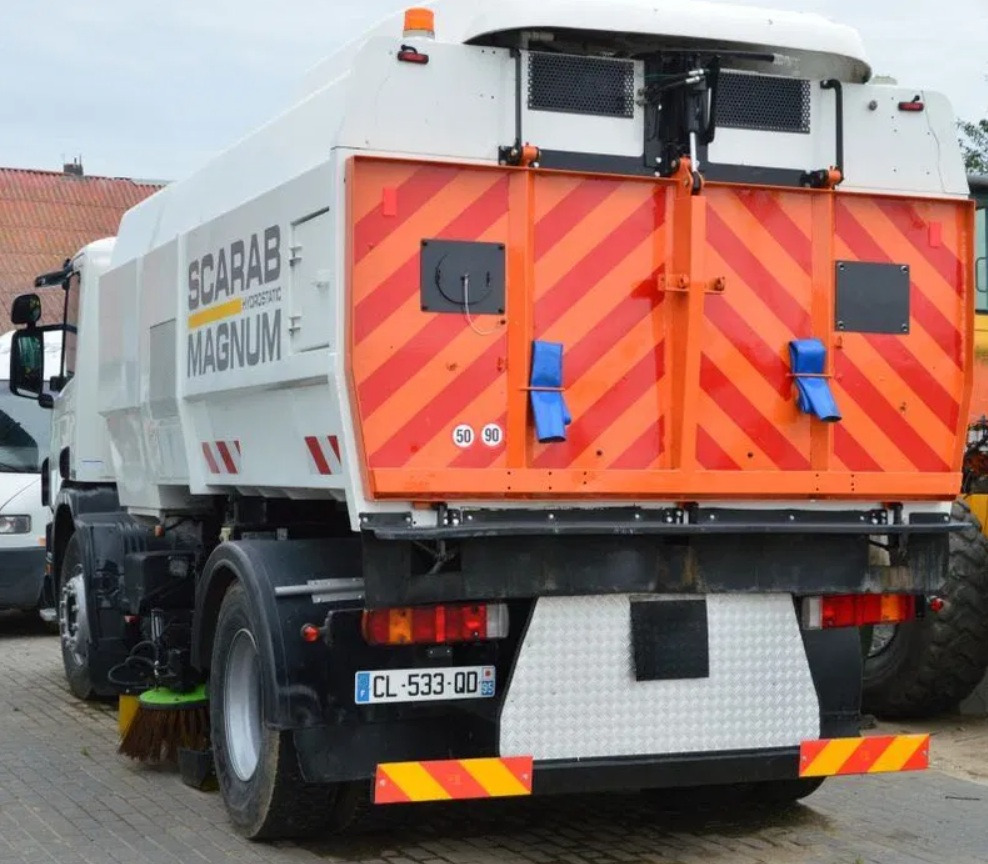 SCARAB Scania 220 Scarab Magnum - Zametacie vozidlo: obrázok 5 SCARAB Scania 220 Scarab Magnum - Zametacie vozidlo: obrázok 5