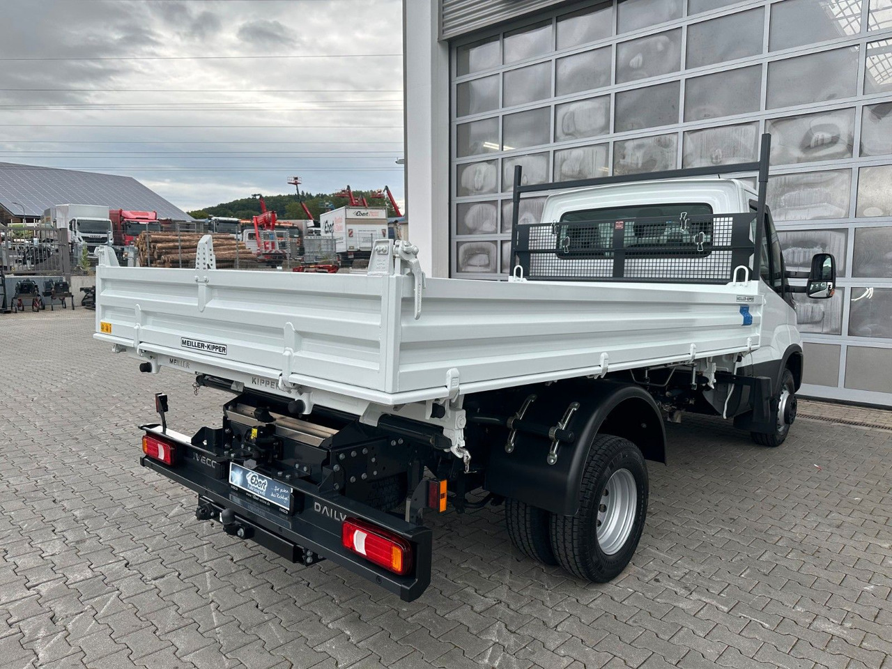 Iveco 70C18H 3-S.-Kipper Meiller *R3.450mm*2xAHK* - Dodávka sklápač: obrázok 5 Iveco 70C18H 3-S.-Kipper Meiller *R3.450mm*2xAHK* - Dodávka sklápač: obrázok 5