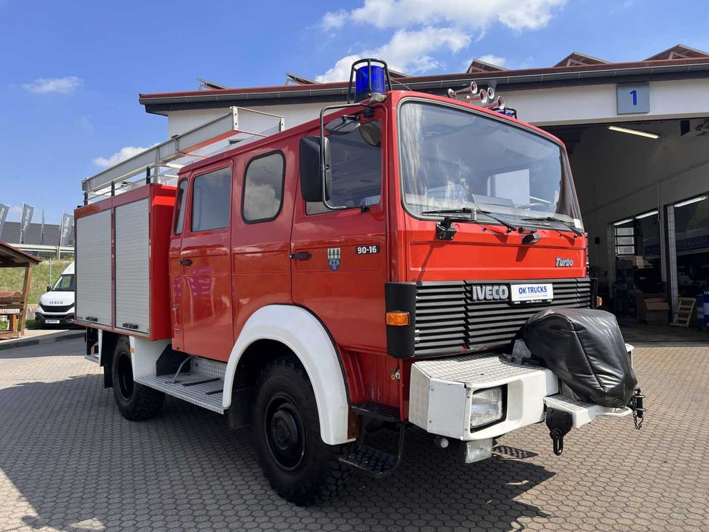 Iveco 75-16 AW 4x4 LF8 Feuerwehr Standheizung 9 Sitze Iveco 75-16 AW 4x4 LF8 Feuerwehr Standheizung 9 Sitze - Hasičské vozidlo: obrázok 3 Iveco 75-16 AW 4x4 LF8 Feuerwehr Standheizung 9 Sitze Iveco 75-16 AW 4x4 LF8 Feuerwehr Standheizung 9 Sitze - Hasičské vozidlo: obrázok 3