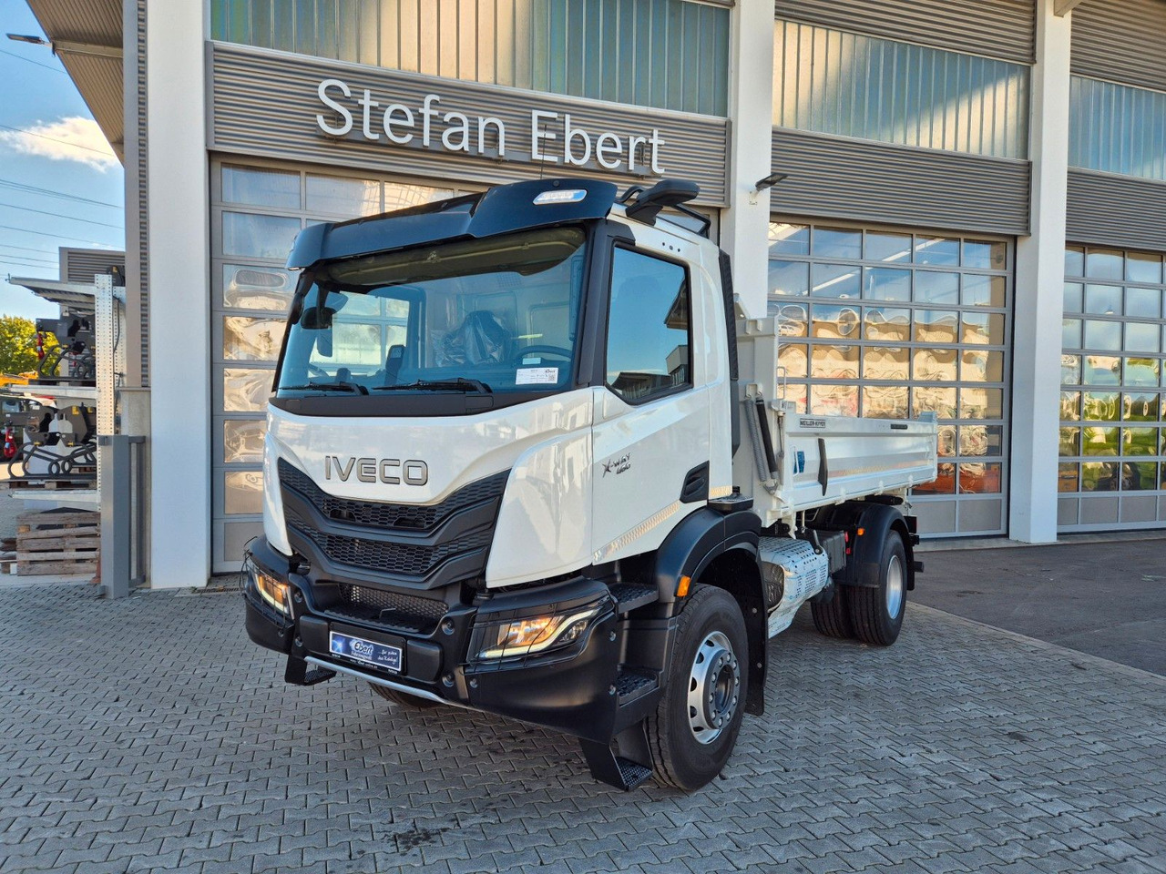 Iveco AD200X46 HR OFF Meiller 3-S.-Kipper *MirrorCam* - Sklápač: obrázok 2 Iveco AD200X46 HR OFF Meiller 3-S.-Kipper *MirrorCam* - Sklápač: obrázok 2