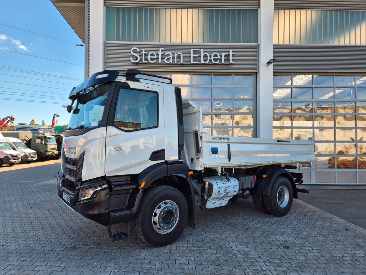 Iveco AD200X46 HR OFF Meiller 3-S.-Kipper *MirrorCam* - Sklápač: obrázok 4 Iveco AD200X46 HR OFF Meiller 3-S.-Kipper *MirrorCam* - Sklápač: obrázok 4
