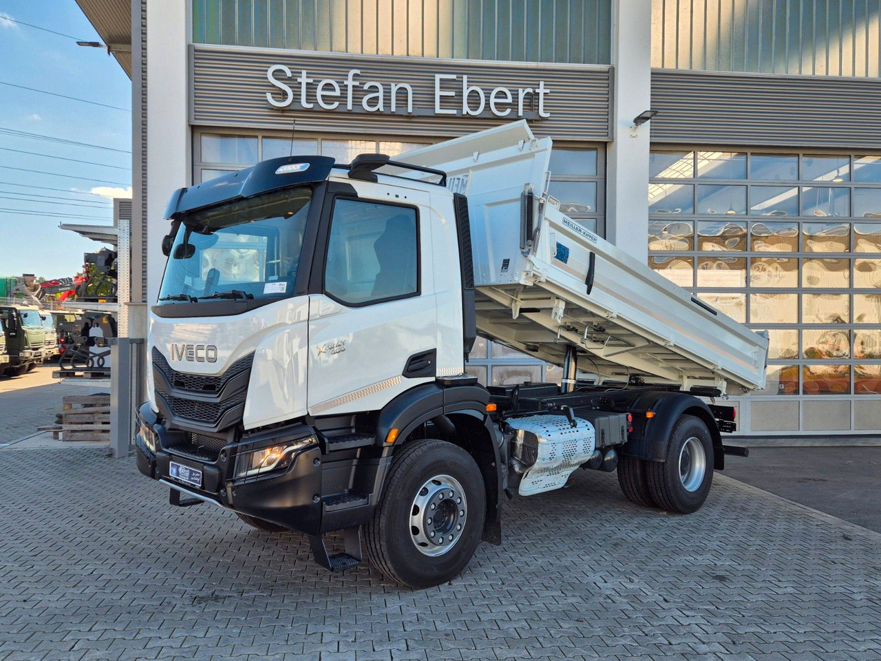 Iveco AD200X46 HR OFF Meiller 3-S.-Kipper *MirrorCam* - Sklápač: obrázok 1 Iveco AD200X46 HR OFF Meiller 3-S.-Kipper *MirrorCam* - Sklápač: obrázok 1