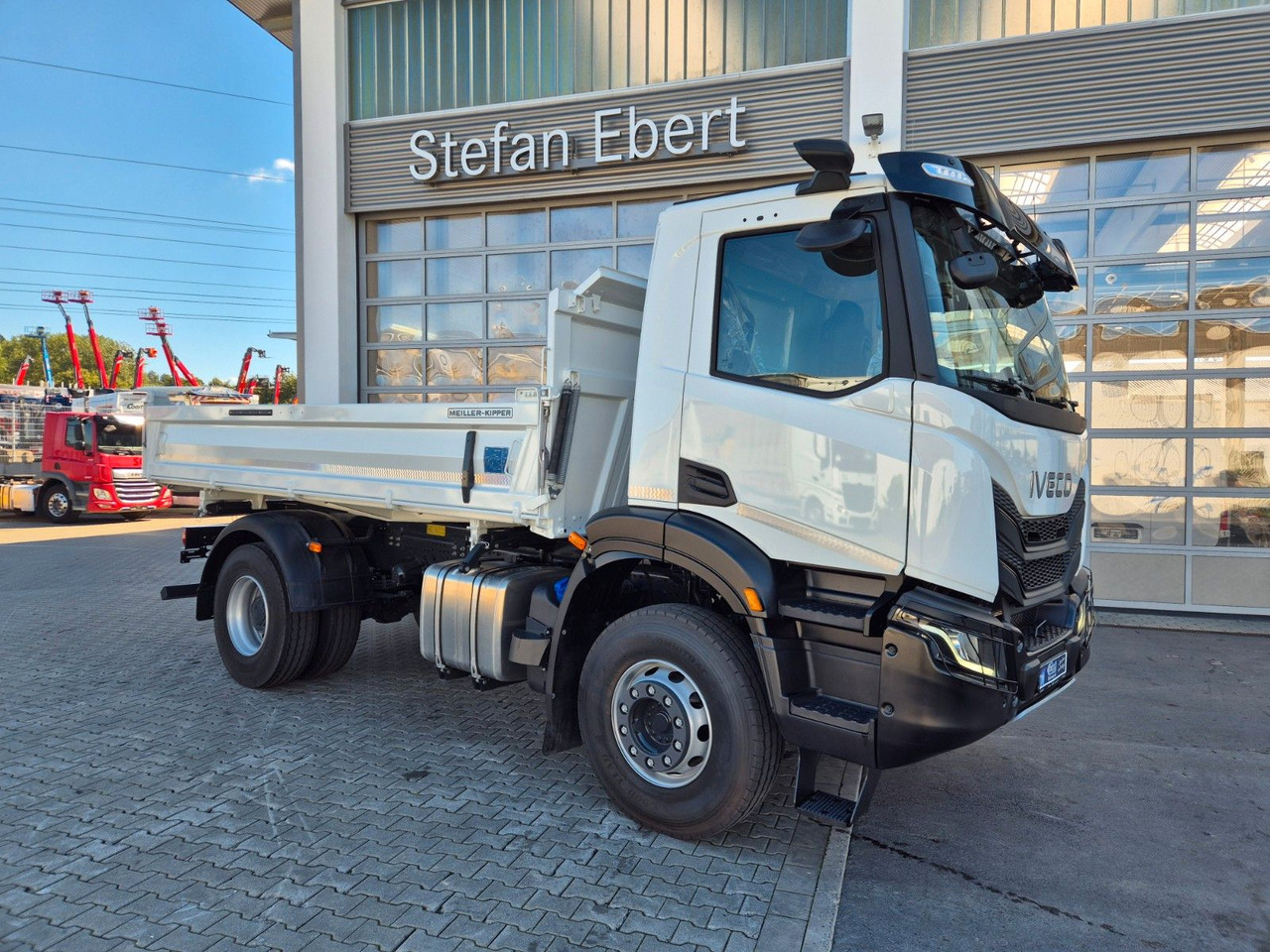 Iveco AD200X46 HR OFF Meiller 3-S.-Kipper *MirrorCam* - Sklápač: obrázok 5 Iveco AD200X46 HR OFF Meiller 3-S.-Kipper *MirrorCam* - Sklápač: obrázok 5