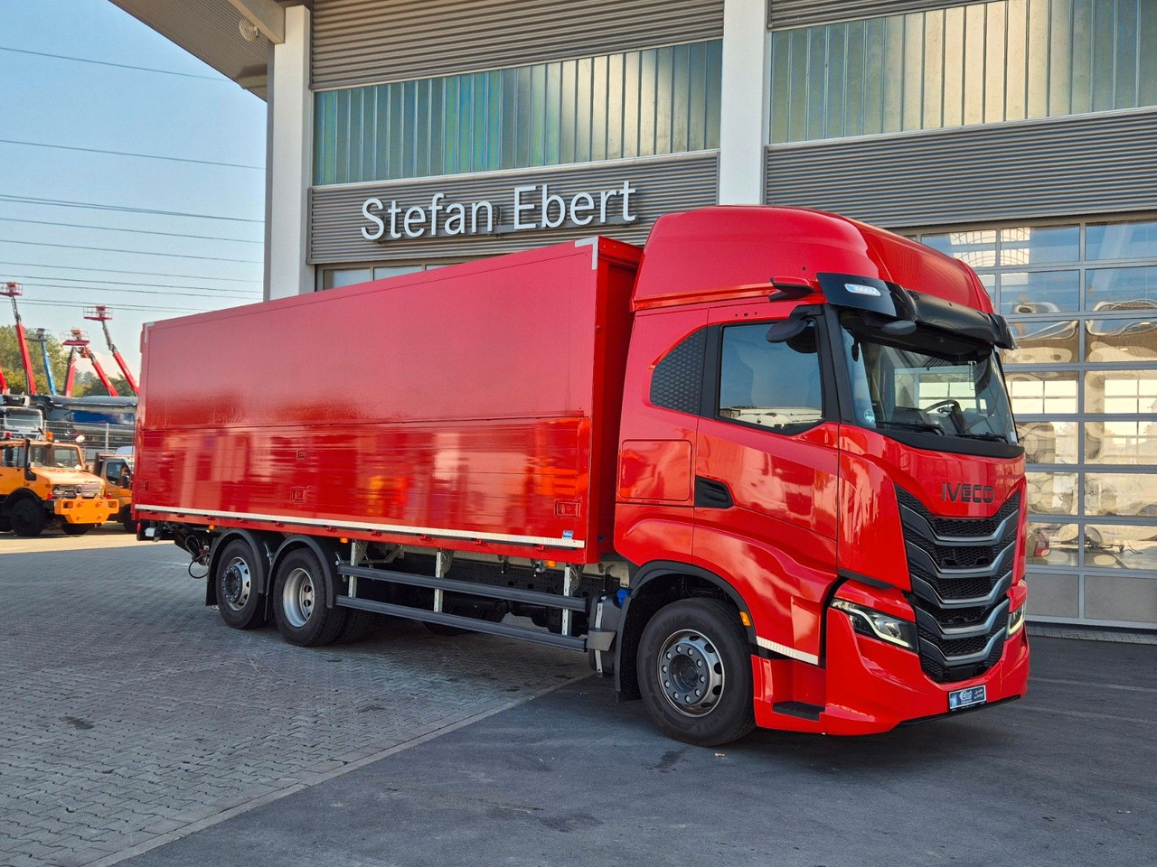 Iveco AS260S50Y/FS Schwenkwand LBW 2xAHK CAM Intarder - Přepravník nápojů: obrázok 4 Iveco AS260S50Y/FS Schwenkwand LBW 2xAHK CAM Intarder - Přepravník nápojů: obrázok 4