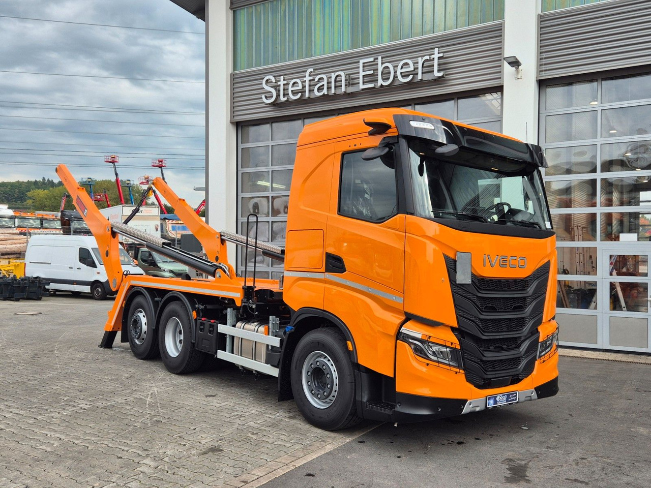 Iveco AS280X58Y/ PS ON Hiab FTR18 Funk AHK Bett Cam - Sklápač: obrázok 1 Iveco AS280X58Y/ PS ON Hiab FTR18 Funk AHK Bett Cam - Sklápač: obrázok 1