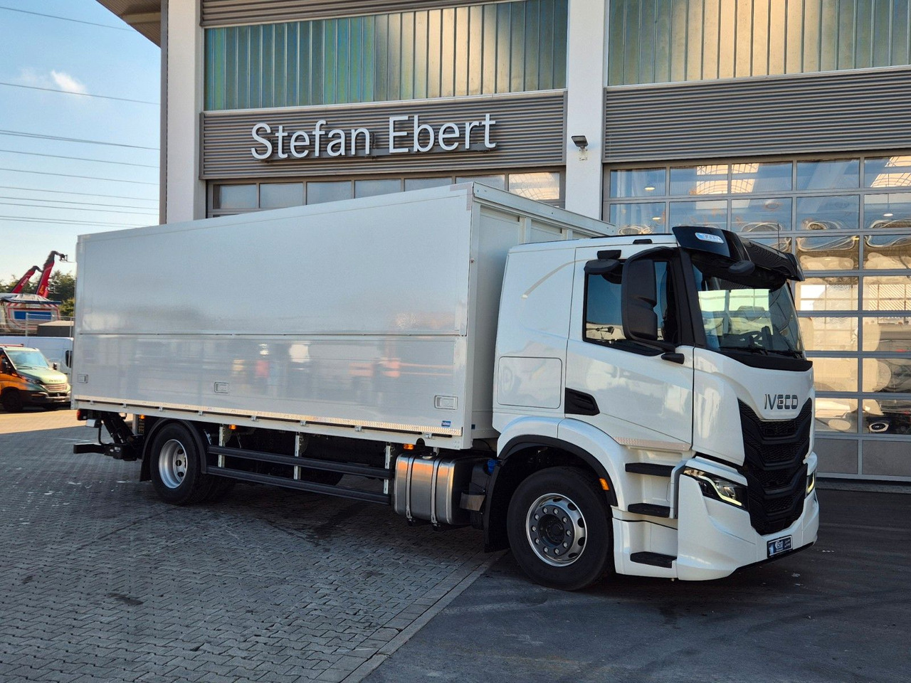 Iveco AT190S40/FP Böse Schwenkwand LBW AHK - Skříňový nákladní auto: obrázok 4 Iveco AT190S40/FP Böse Schwenkwand LBW AHK - Skříňový nákladní auto: obrázok 4