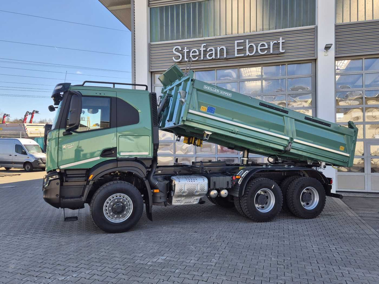Iveco AT300X48Z HR OFF 6x6 Meiller-Kipper + Bordmatik - Sklápač: obrázok 2 Iveco AT300X48Z HR OFF 6x6 Meiller-Kipper + Bordmatik - Sklápač: obrázok 2