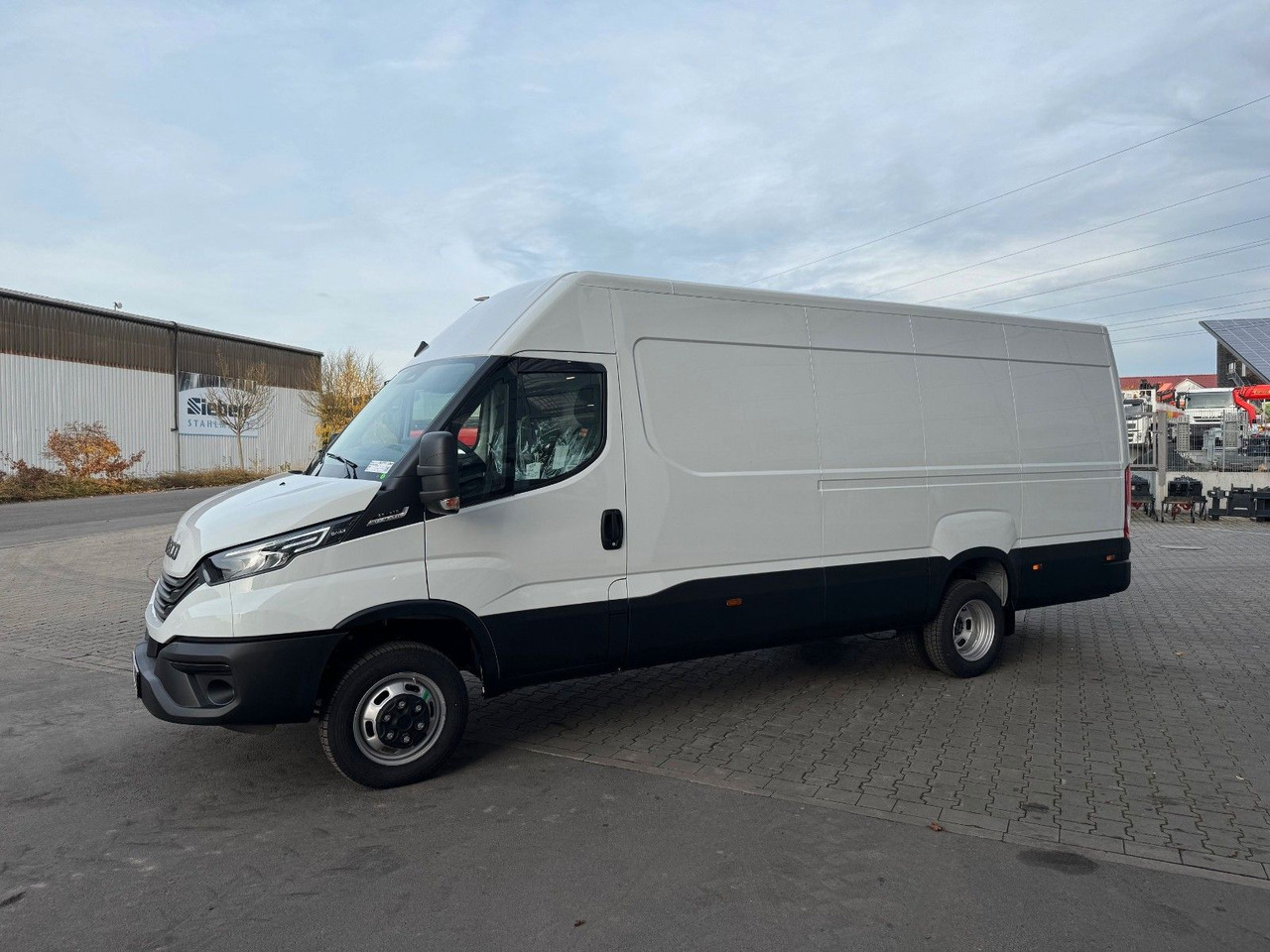 Iveco Daily 35C21 HA8 *R4.100mm*AHK*LED*Automatik* - Furgon: obrázok 4 Iveco Daily 35C21 HA8 *R4.100mm*AHK*LED*Automatik* - Furgon: obrázok 4