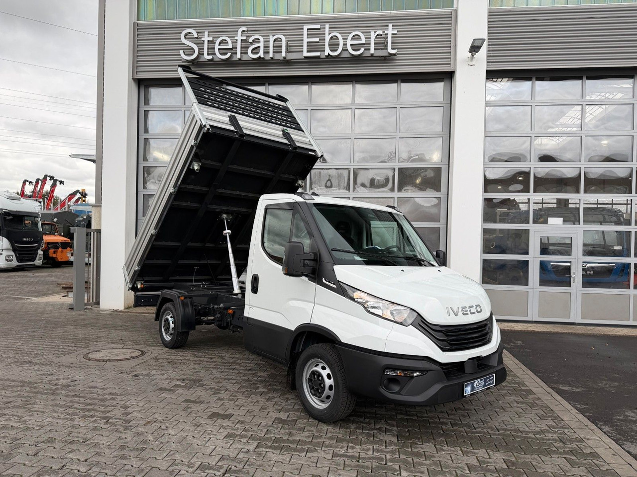 Iveco Daily 35S14 A8*R3.450mm*Automatik*Kamera*2Sitze* - Dodávka sklápač: obrázok 1 Iveco Daily 35S14 A8*R3.450mm*Automatik*Kamera*2Sitze* - Dodávka sklápač: obrázok 1