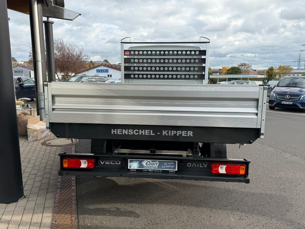 Iveco Daily 35S14 A8*R3.450mm*Automatik*Kamera*3Sitze* - Dodávka sklápač: obrázok 5 Iveco Daily 35S14 A8*R3.450mm*Automatik*Kamera*3Sitze* - Dodávka sklápač: obrázok 5