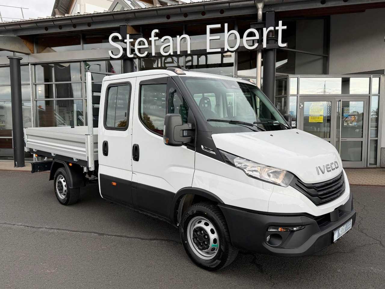 Iveco Daily 35S16 A8 *R.3450mm*Automatik*AHK*7-Sitze* - Dodávka sklápač, Dodávkа s dvojitou kabínou: obrázok 1 Iveco Daily 35S16 A8 *R.3450mm*Automatik*AHK*7-Sitze* - Dodávka sklápač, Dodávkа s dvojitou kabínou: obrázok 1