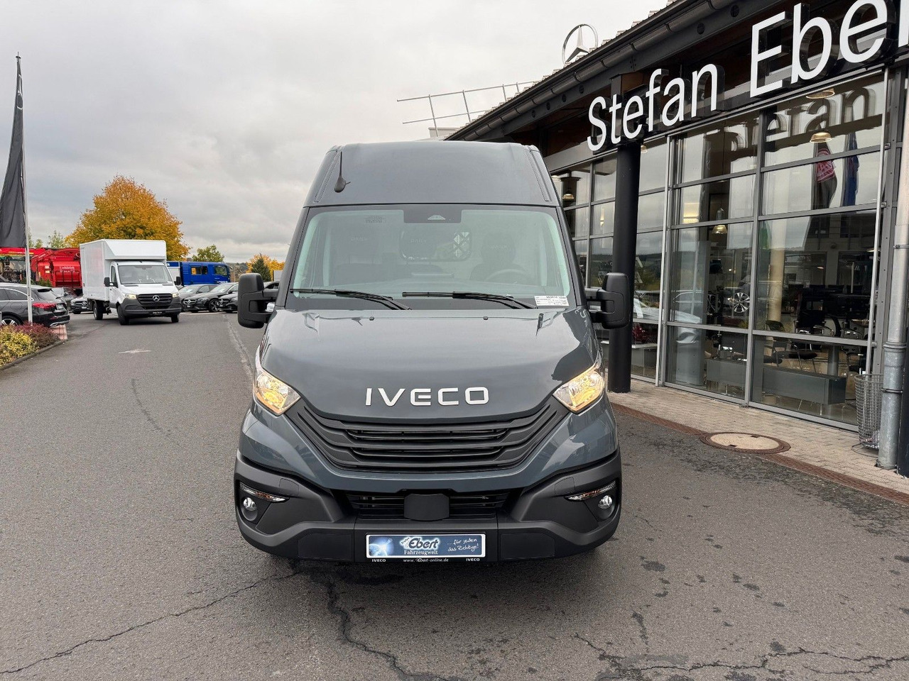 Iveco Daily 35S18HA8 3.0L *R3.520mm*AHK*2xSchiebetür* - Furgon: obrázok 3 Iveco Daily 35S18HA8 3.0L *R3.520mm*AHK*2xSchiebetür* - Furgon: obrázok 3