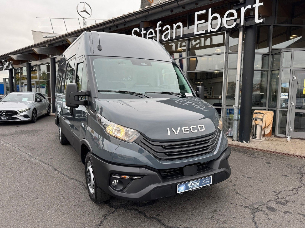 Iveco Daily 35S18HA8 3.0L *R3.520mm*AHK*2xSchiebetür* - Furgon: obrázok 2 Iveco Daily 35S18HA8 3.0L *R3.520mm*AHK*2xSchiebetür* - Furgon: obrázok 2