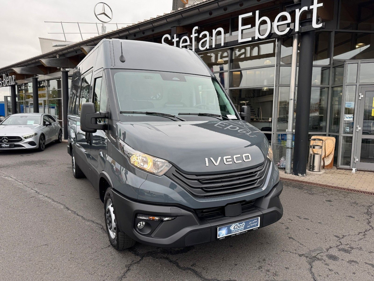Iveco Daily 35S18HA8 3.0L *R3.520mm*AHK*2xSchiebetür* - Furgon: obrázok 2 Iveco Daily 35S18HA8 3.0L *R3.520mm*AHK*2xSchiebetür* - Furgon: obrázok 2