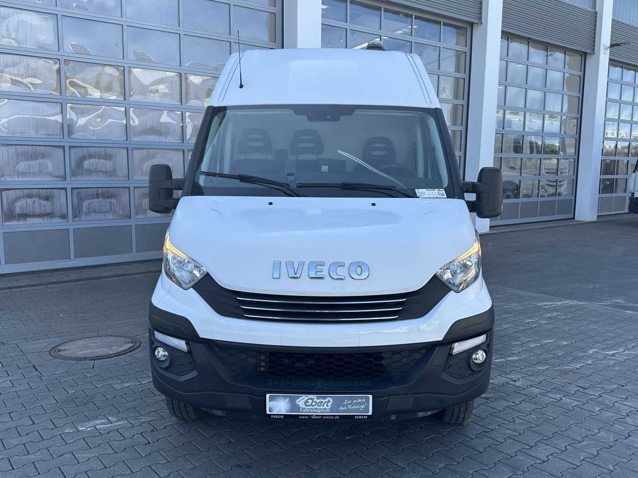 Iveco Daily 50C16 R4.100mm *AHK*Automatik*Ladekran* - Furgon: obrázok 2 Iveco Daily 50C16 R4.100mm *AHK*Automatik*Ladekran* - Furgon: obrázok 2