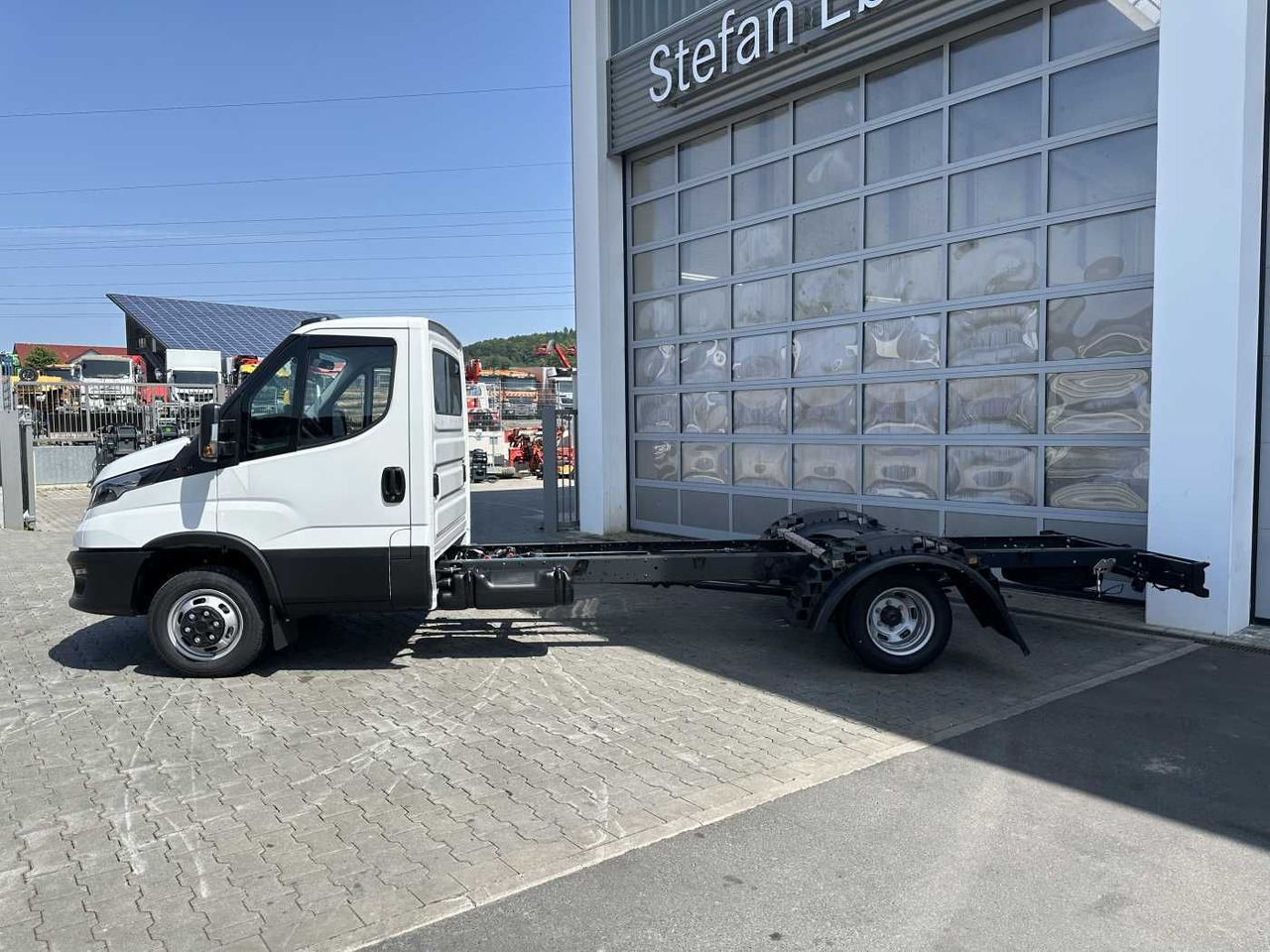 Iveco Daily 50C18 H 3.0L *R4.350mm*Klima* - Podvozek s kabinou: obrázok 2 Iveco Daily 50C18 H 3.0L *R4.350mm*Klima* - Podvozek s kabinou: obrázok 2