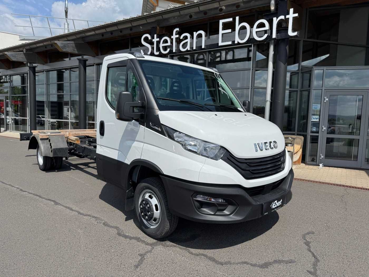 Iveco Daily 50C18 HA8 3.0L *R4.350mm*Klima*Automatik* - Podvozek s kabinou: obrázok 1 Iveco Daily 50C18 HA8 3.0L *R4.350mm*Klima*Automatik* - Podvozek s kabinou: obrázok 1