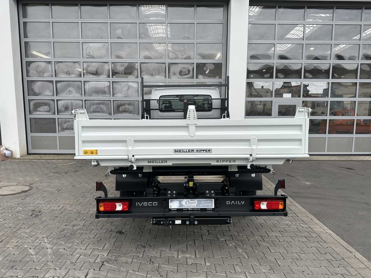 Iveco Daily 70C18H 3-S.-Kipper *R3.750mm*2xAHK* - Dodávka sklápač: obrázok 5 Iveco Daily 70C18H 3-S.-Kipper *R3.750mm*2xAHK* - Dodávka sklápač: obrázok 5