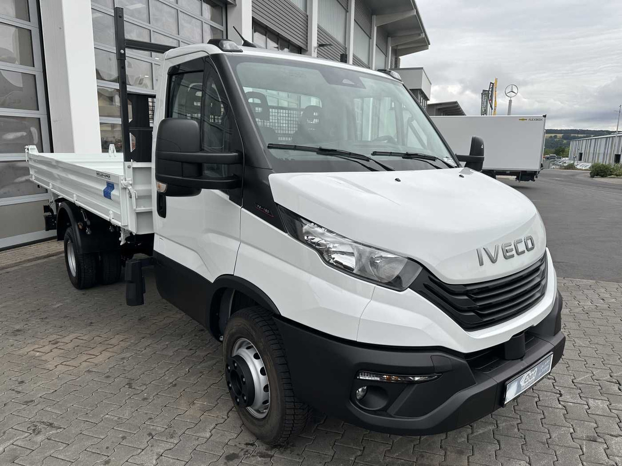 Iveco Daily 70C18H 3-S.-Kipper *R3.750mm*2xAHK* - Dodávka sklápač: obrázok 3 Iveco Daily 70C18H 3-S.-Kipper *R3.750mm*2xAHK* - Dodávka sklápač: obrázok 3