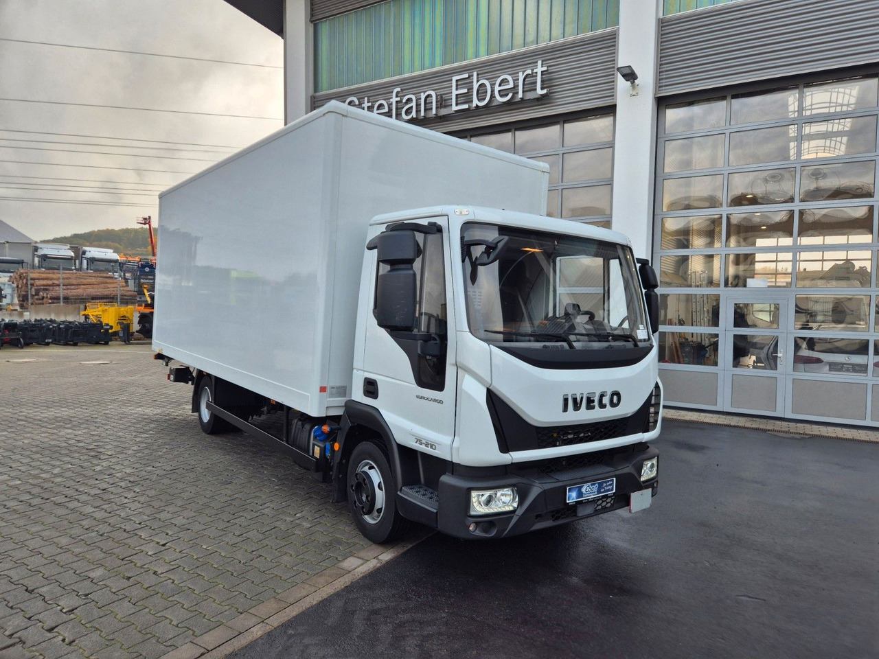 Iveco Eurocargo 75-210 Koffer LBW - Dodávka skriňová nadstavba: obrázok 3 Iveco Eurocargo 75-210 Koffer LBW - Dodávka skriňová nadstavba: obrázok 3