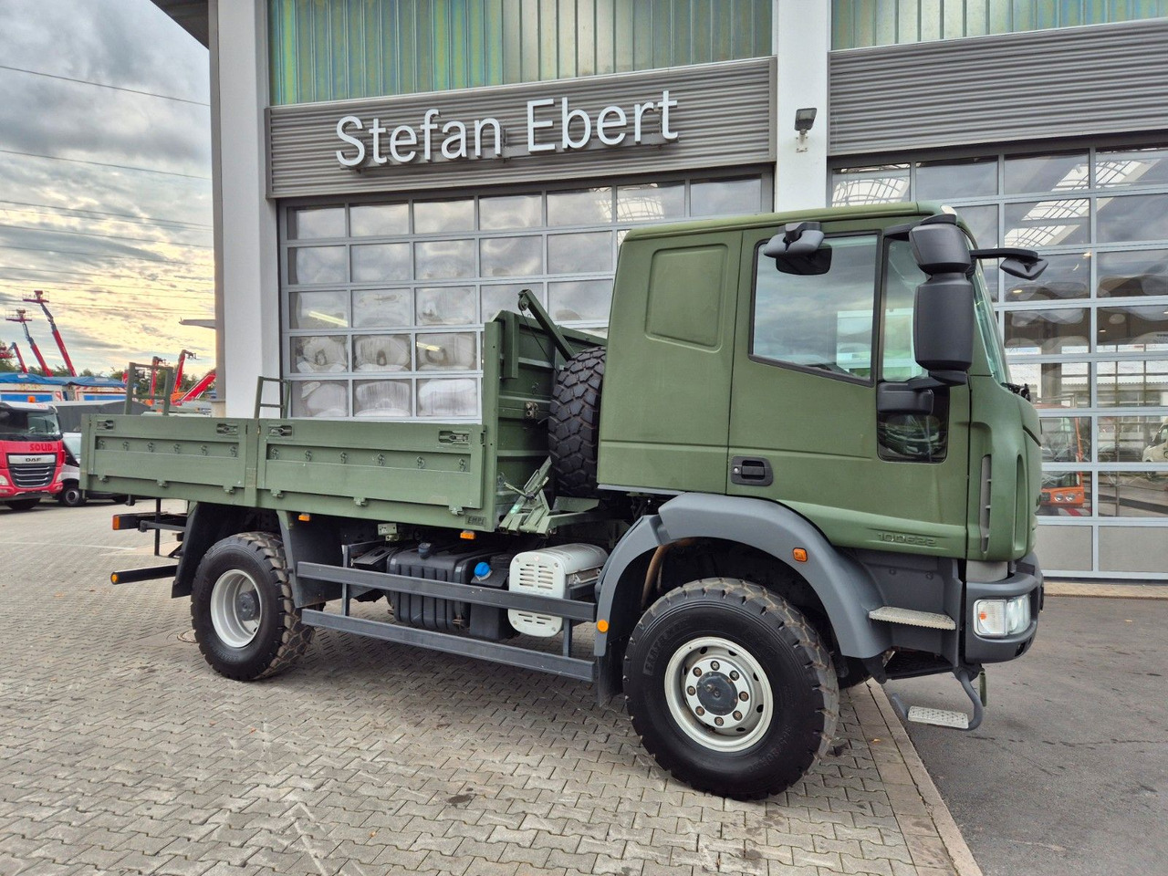 Iveco Eurocargo ML100E22WM-BW 4x4 Pritsche L-Haus Bett - Valníkový/ Plošinový nákladný automobil: obrázok 4 Iveco Eurocargo ML100E22WM-BW 4x4 Pritsche L-Haus Bett - Valníkový/ Plošinový nákladný automobil: obrázok 4