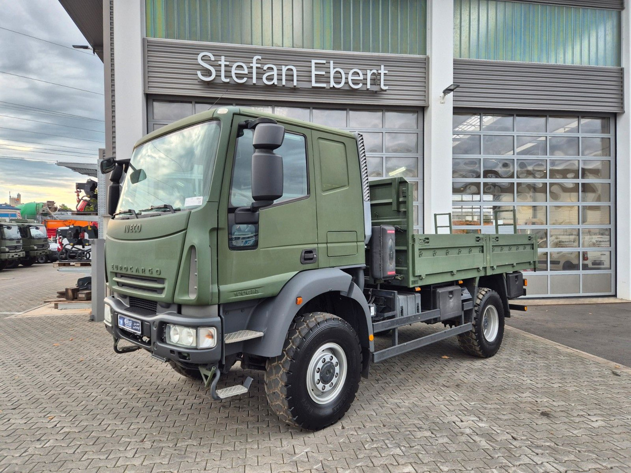 Iveco Eurocargo ML100E22WM-BW 4x4 Pritsche L-Haus Bett - Valníkový/ Plošinový nákladný automobil: obrázok 3 Iveco Eurocargo ML100E22WM-BW 4x4 Pritsche L-Haus Bett - Valníkový/ Plošinový nákladný automobil: obrázok 3