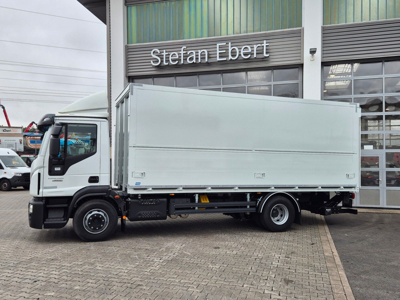 Iveco Eurocargo ML160E28/FP Böse Schwenkwand LBW 2xAHK - Přepravník nápojů: obrázok 5 Iveco Eurocargo ML160E28/FP Böse Schwenkwand LBW 2xAHK - Přepravník nápojů: obrázok 5