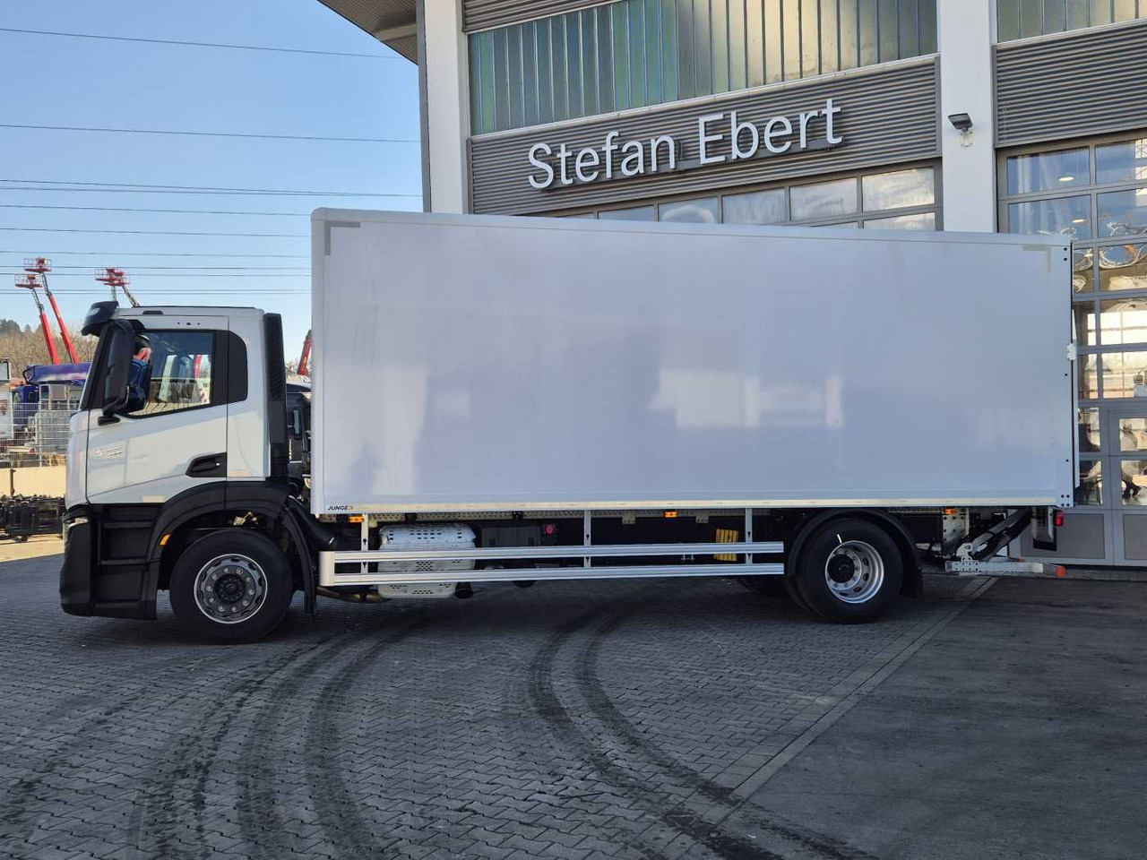 Iveco S-Way AD190S40/P Junge AHK LBW 2.000kg - Skříňový nákladní auto: obrázok 5 Iveco S-Way AD190S40/P Junge AHK LBW 2.000kg - Skříňový nákladní auto: obrázok 5