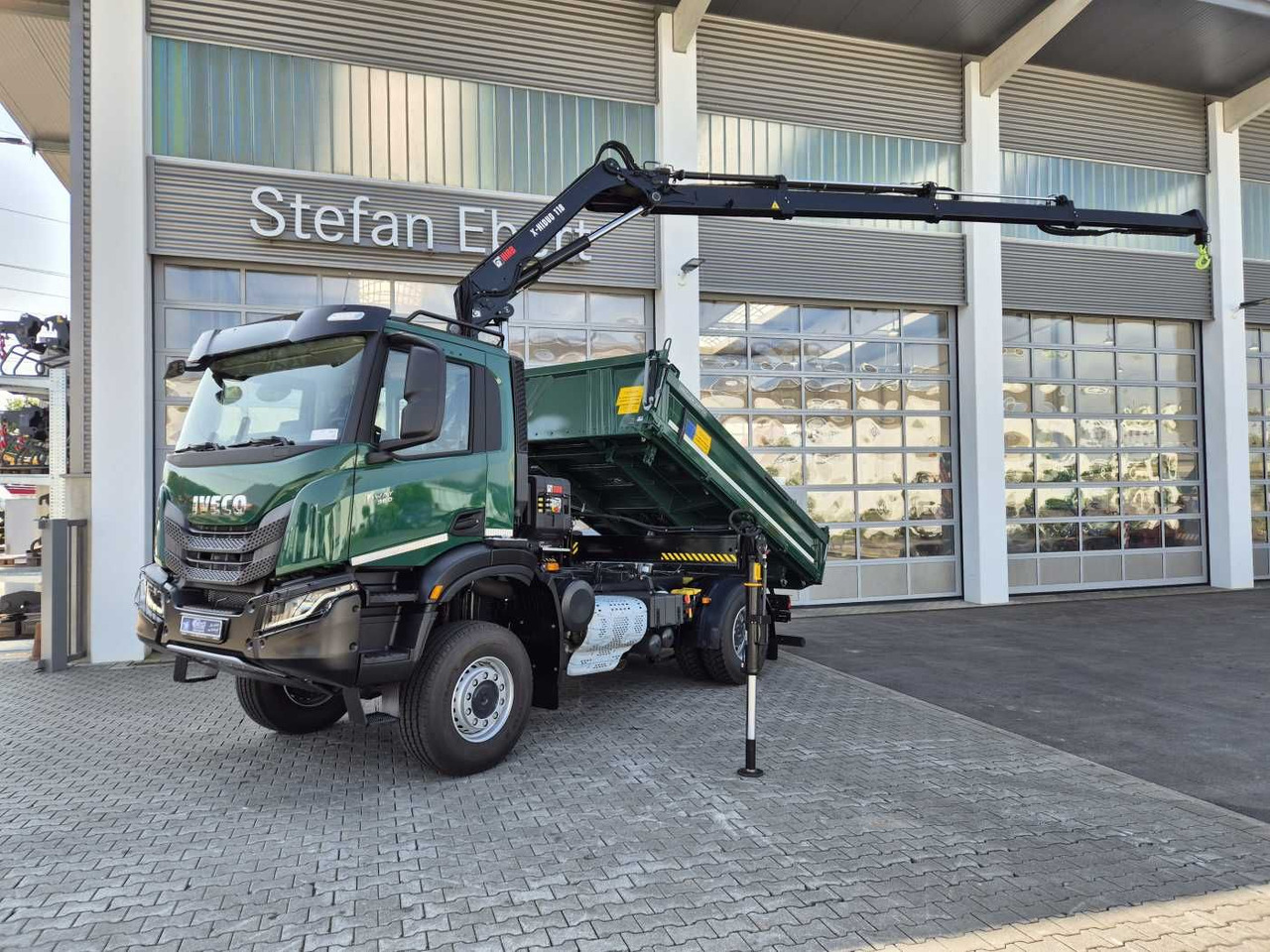 Iveco T-Way AD190T36W/P 4x4 HIAB X-HIDUO 118E-3 Funk - Sklápač, Auto s hydraulickou rukou: obrázok 1 Iveco T-Way AD190T36W/P 4x4 HIAB X-HIDUO 118E-3 Funk - Sklápač, Auto s hydraulickou rukou: obrázok 1