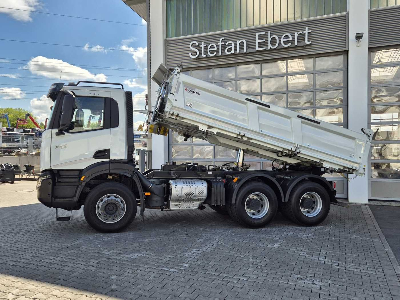 Iveco X-Way AD300X48Z HR 6x4 Intarder Bordmatic Kamera - Sklápač: obrázok 4 Iveco X-Way AD300X48Z HR 6x4 Intarder Bordmatic Kamera - Sklápač: obrázok 4