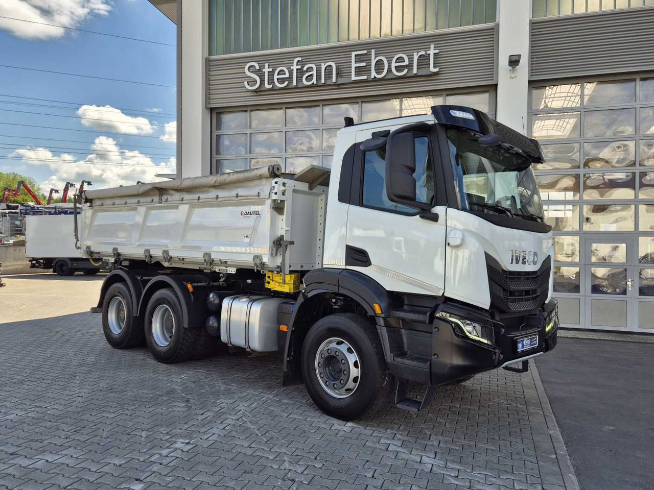 Iveco X-Way AD300X48Z HR 6x4 Intarder Bordmatic Kamera - Sklápač: obrázok 3 Iveco X-Way AD300X48Z HR 6x4 Intarder Bordmatic Kamera - Sklápač: obrázok 3