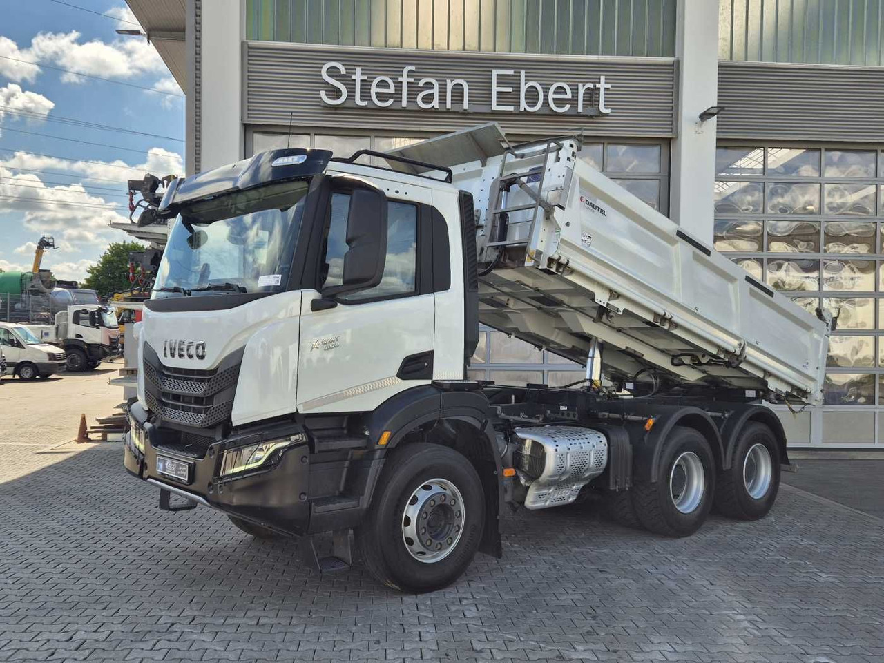 Iveco X-Way AD300X48Z HR 6x4 Intarder Bordmatic Kamera - Sklápač: obrázok 1 Iveco X-Way AD300X48Z HR 6x4 Intarder Bordmatic Kamera - Sklápač: obrázok 1