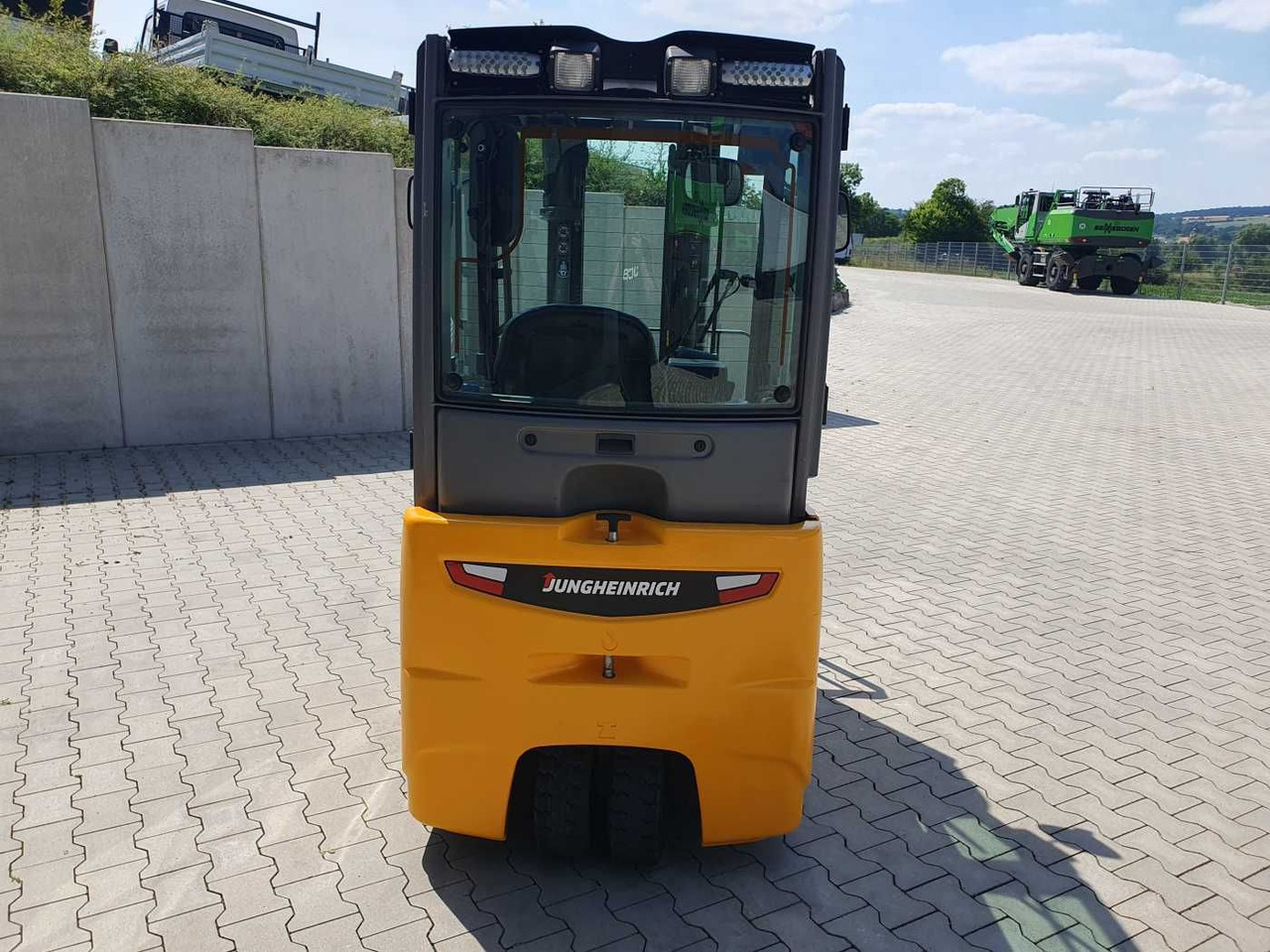 Jungheinrich EFG 215 / Triplex: 4.25m! / SS / 4.166h / 2024 - Elektrický vysokozdvižný vozík: obrázok 5 Jungheinrich EFG 215 / Triplex: 4.25m! / SS / 4.166h / 2024 - Elektrický vysokozdvižný vozík: obrázok 5