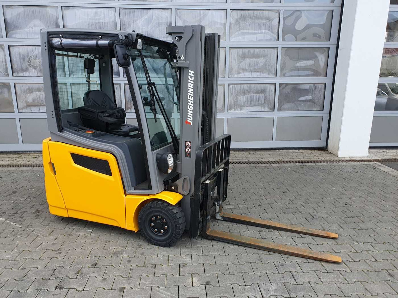 Jungheinrich EFG 215 / Triplex: 4.25m! / SS / nur 1.368h! - Elektrický vysokozdvižný vozík: obrázok 2 Jungheinrich EFG 215 / Triplex: 4.25m! / SS / nur 1.368h! - Elektrický vysokozdvižný vozík: obrázok 2