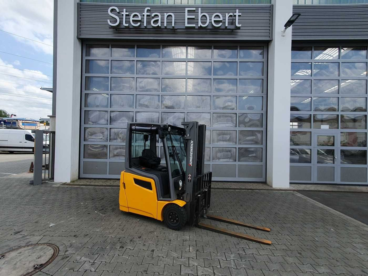 Jungheinrich EFG 215 / Triplex: 4.25m! / SS / nur 1.368h! - Elektrický vysokozdvižný vozík: obrázok 1 Jungheinrich EFG 215 / Triplex: 4.25m! / SS / nur 1.368h! - Elektrický vysokozdvižný vozík: obrázok 1