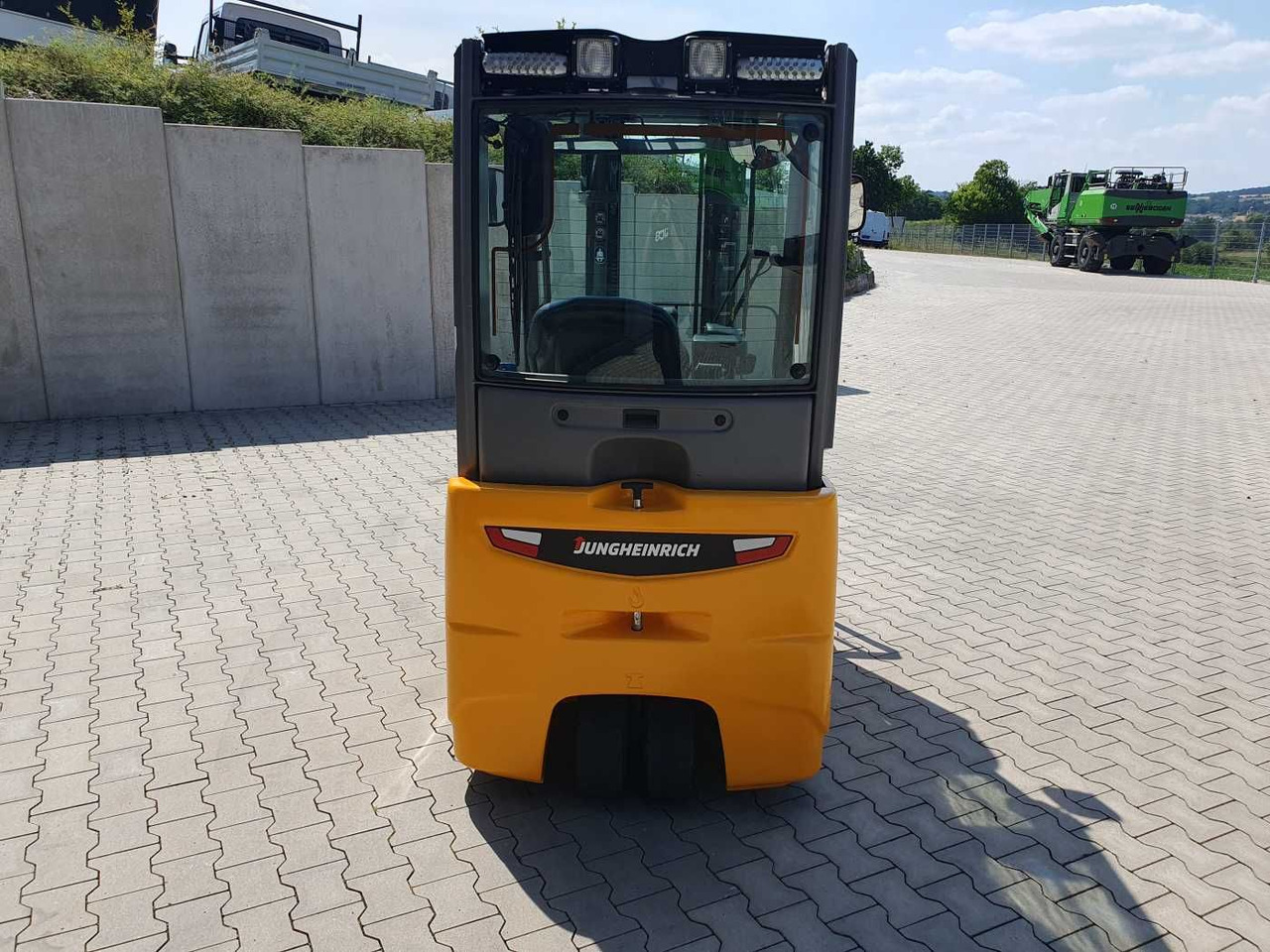 Jungheinrich EFG 215 / Triplex 4.25m / SS / nur 1.680h / 2021 - Elektrický vysokozdvižný vozík: obrázok 4 Jungheinrich EFG 215 / Triplex 4.25m / SS / nur 1.680h / 2021 - Elektrický vysokozdvižný vozík: obrázok 4