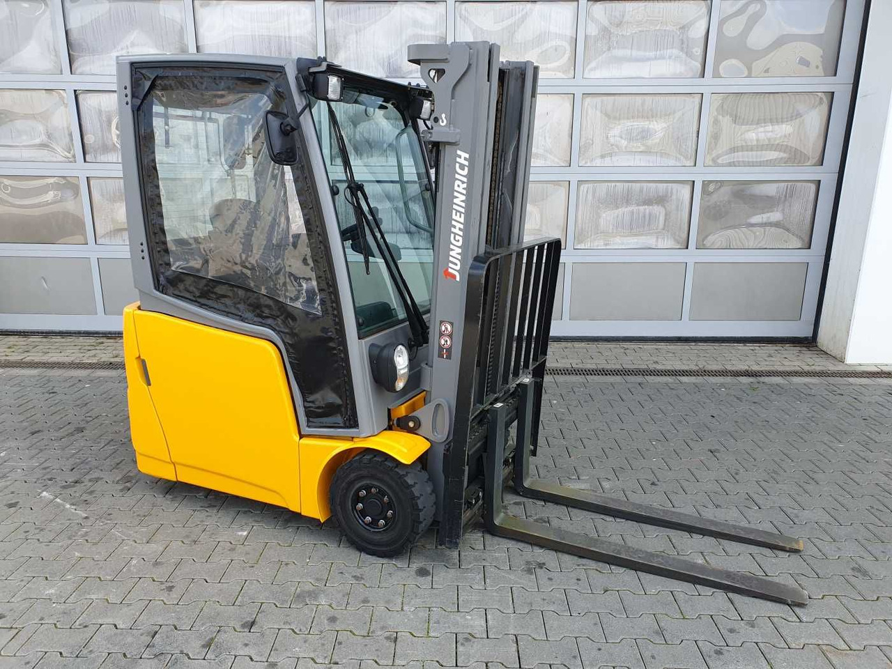 Jungheinrich EFG 215 / Triplex 4.25m / SS / nur 1.680h / 2021 - Elektrický vysokozdvižný vozík: obrázok 2 Jungheinrich EFG 215 / Triplex 4.25m / SS / nur 1.680h / 2021 - Elektrický vysokozdvižný vozík: obrázok 2