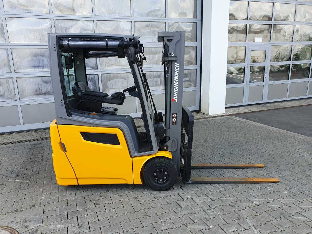 Jungheinrich EFG 215 / Triplex: 4.25m! / SS / nur 2.184h! - Elektrický vysokozdvižný vozík: obrázok 3 Jungheinrich EFG 215 / Triplex: 4.25m! / SS / nur 2.184h! - Elektrický vysokozdvižný vozík: obrázok 3
