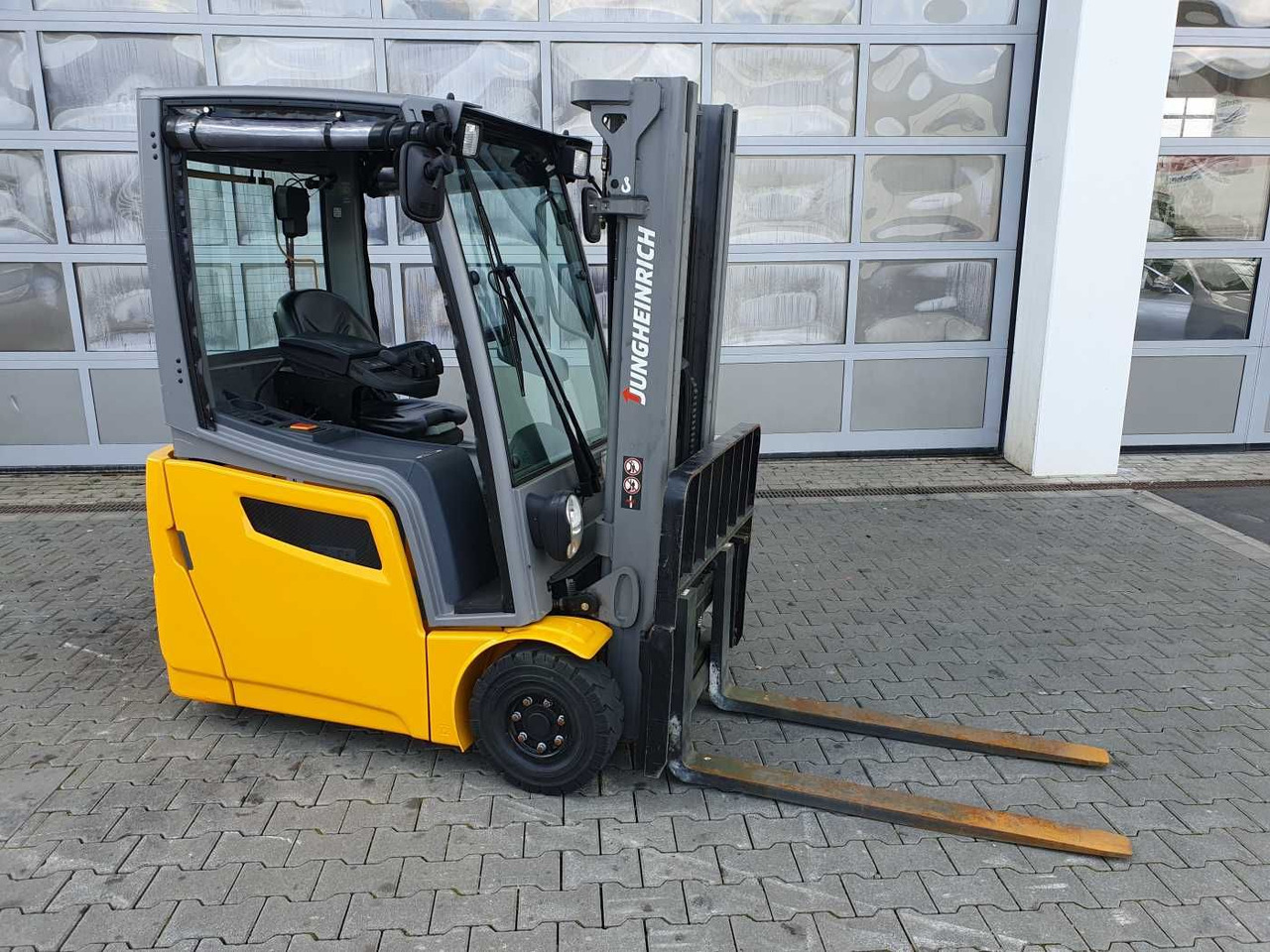 Jungheinrich EFG 215 / Triplex: 4.25m! / SS / nur 2.184h! - Elektrický vysokozdvižný vozík: obrázok 2 Jungheinrich EFG 215 / Triplex: 4.25m! / SS / nur 2.184h! - Elektrický vysokozdvižný vozík: obrázok 2