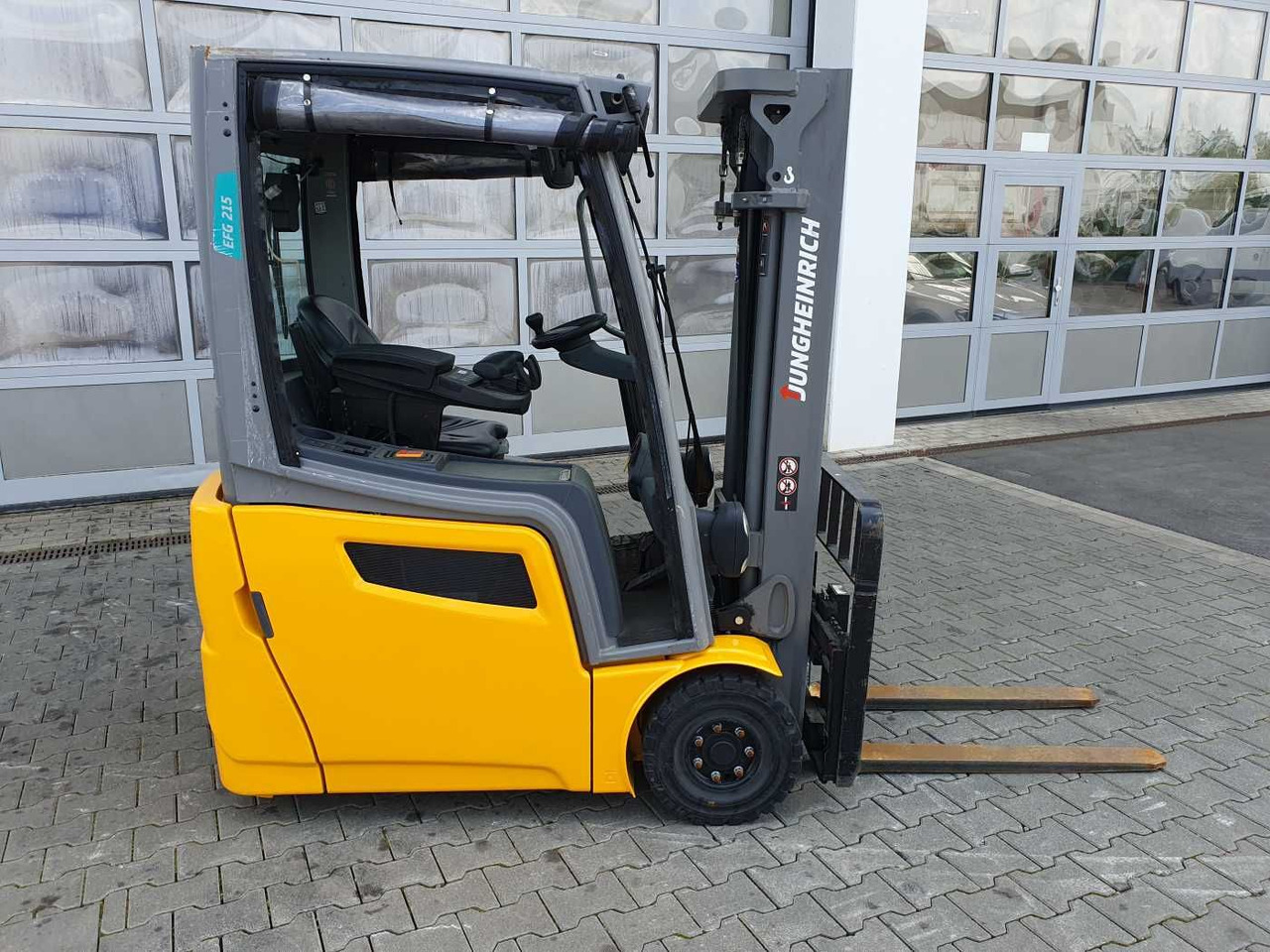 Jungheinrich EFG 215 / Triplex: 4.25m! / nur 3.439h! / 2022 - Elektrický vysokozdvižný vozík: obrázok 3 Jungheinrich EFG 215 / Triplex: 4.25m! / nur 3.439h! / 2022 - Elektrický vysokozdvižný vozík: obrázok 3