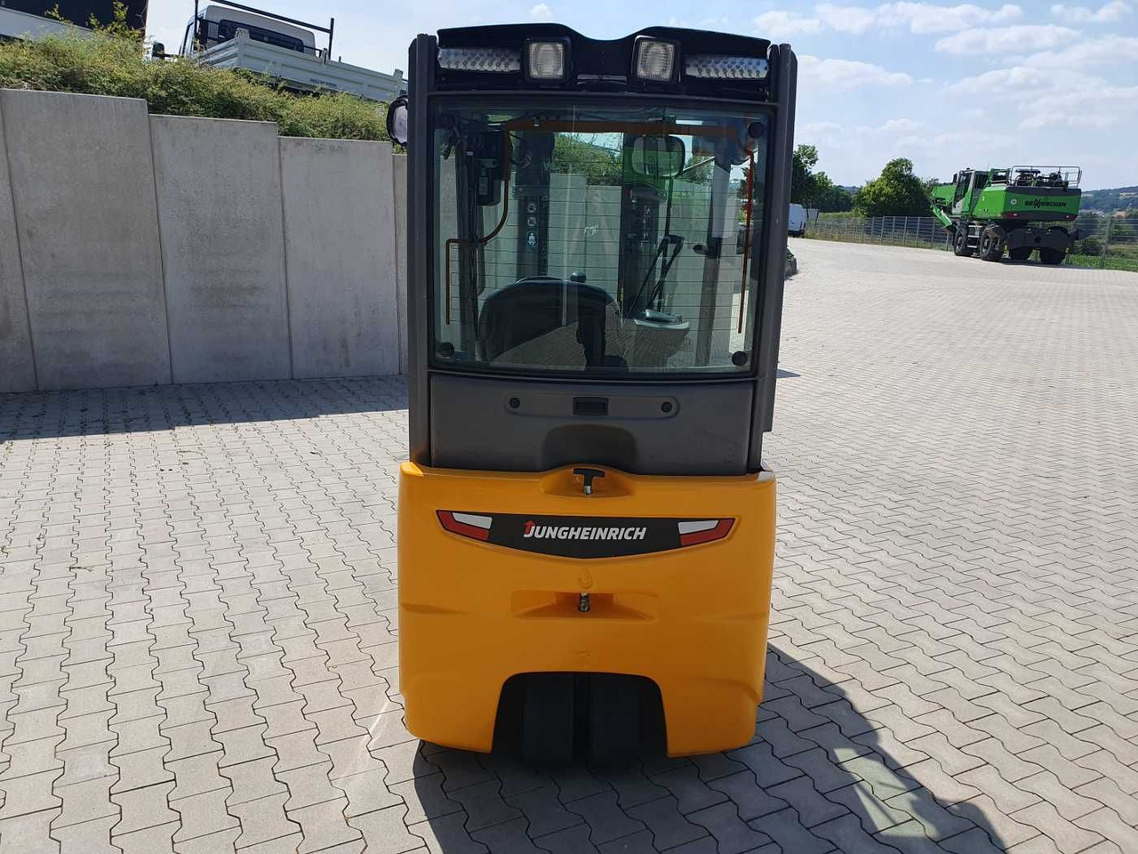 Jungheinrich EFG 215 / Triplex: 4.25m! / nur 3.439h! / 2022 - Elektrický vysokozdvižný vozík: obrázok 5 Jungheinrich EFG 215 / Triplex: 4.25m! / nur 3.439h! / 2022 - Elektrický vysokozdvižný vozík: obrázok 5