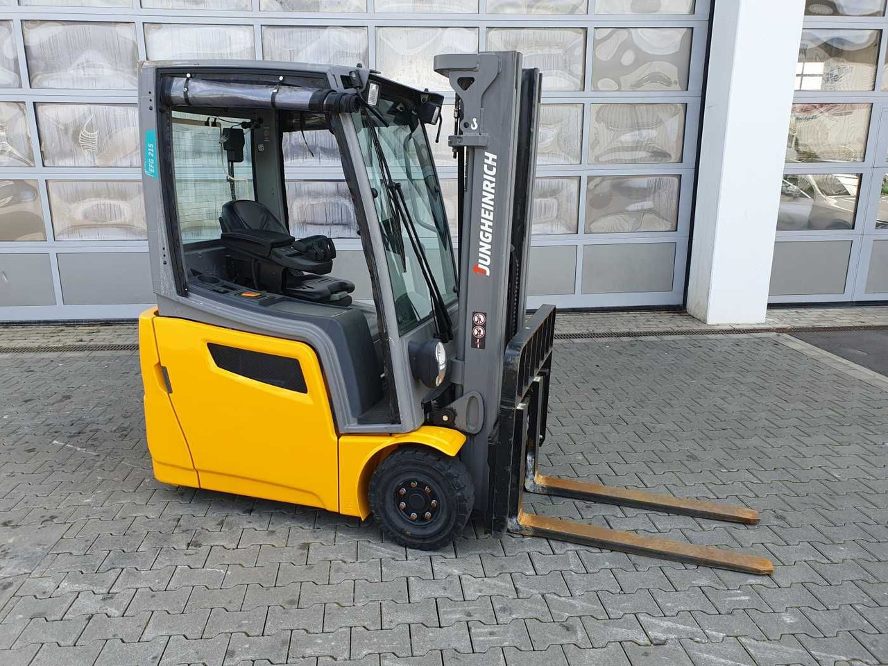 Jungheinrich EFG 215 / Triplex: 4.25m! / nur 3.439h! / 2022 - Elektrický vysokozdvižný vozík: obrázok 2 Jungheinrich EFG 215 / Triplex: 4.25m! / nur 3.439h! / 2022 - Elektrický vysokozdvižný vozík: obrázok 2
