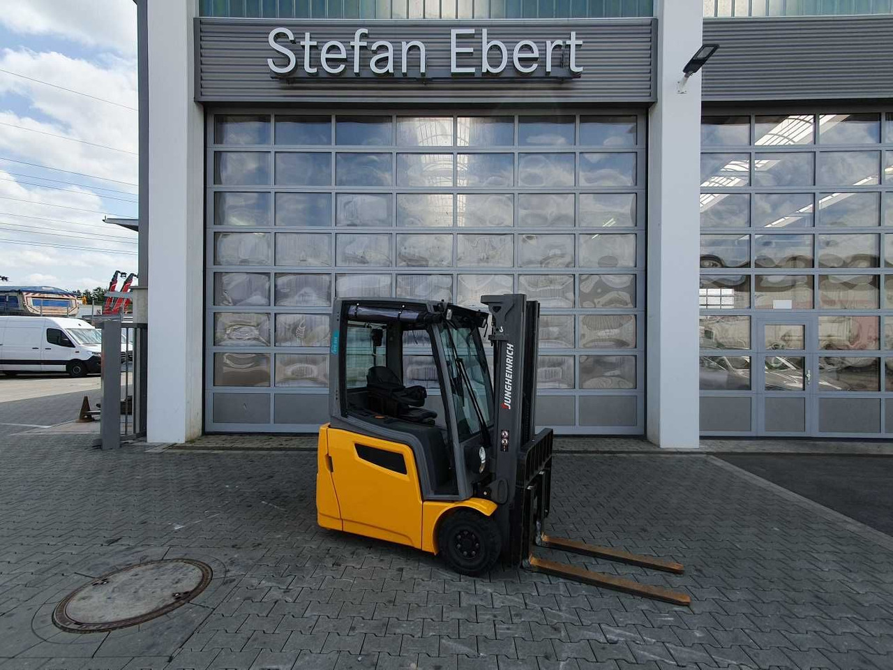 Jungheinrich EFG 215 / Triplex: 4.25m! / nur 3.439h! / 2022 - Elektrický vysokozdvižný vozík: obrázok 1 Jungheinrich EFG 215 / Triplex: 4.25m! / nur 3.439h! / 2022 - Elektrický vysokozdvižný vozík: obrázok 1