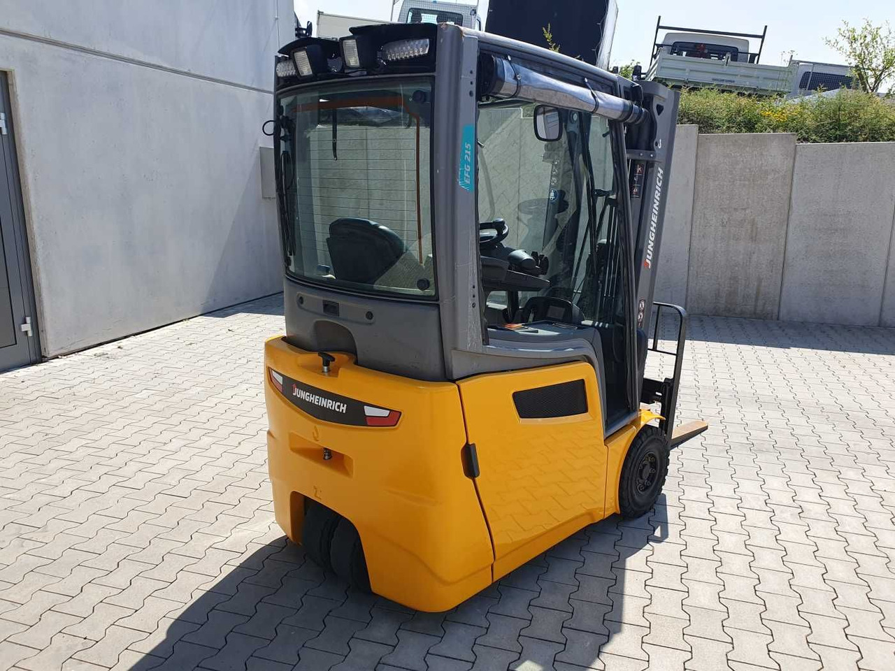 Jungheinrich EFG 215 / Triplex: 4.25m! / nur 3.439h! / 2022 - Elektrický vysokozdvižný vozík: obrázok 4 Jungheinrich EFG 215 / Triplex: 4.25m! / nur 3.439h! / 2022 - Elektrický vysokozdvižný vozík: obrázok 4
