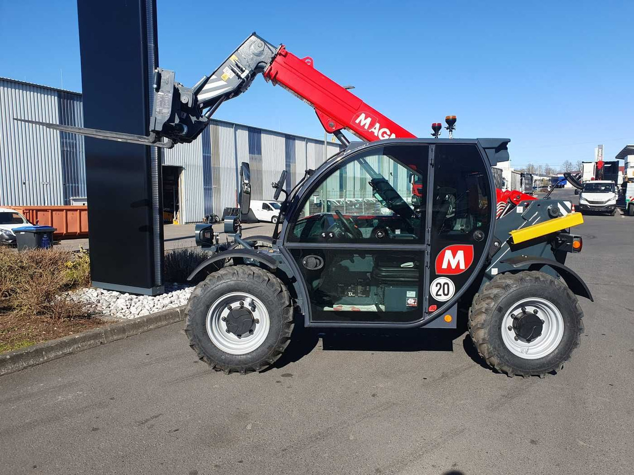 Magni TH 3.6-D5/D / 3to - 5,8m / 75PS - Teleskopický nakladač: obrázok 3 Magni TH 3.6-D5/D / 3to - 5,8m / 75PS - Teleskopický nakladač: obrázok 3