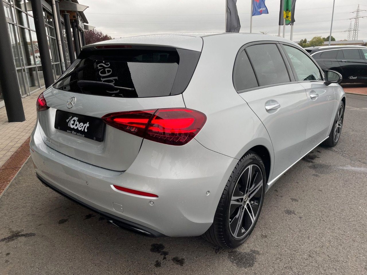 Mercedes-Benz A 200 Progressive Ambiente+R-Kamera+ - Sedan: obrázok 4 Mercedes-Benz A 200 Progressive Ambiente+R-Kamera+ - Sedan: obrázok 4