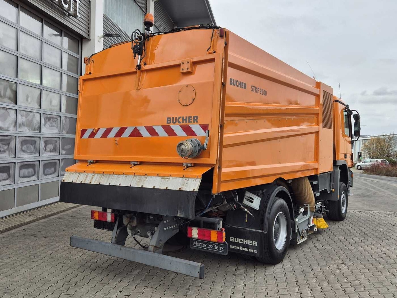 Zametacie vozidlo Mercedes-Benz Actros 2032 A 4x4 Bucher STKF 9500 Airport 30x: obrázok 9