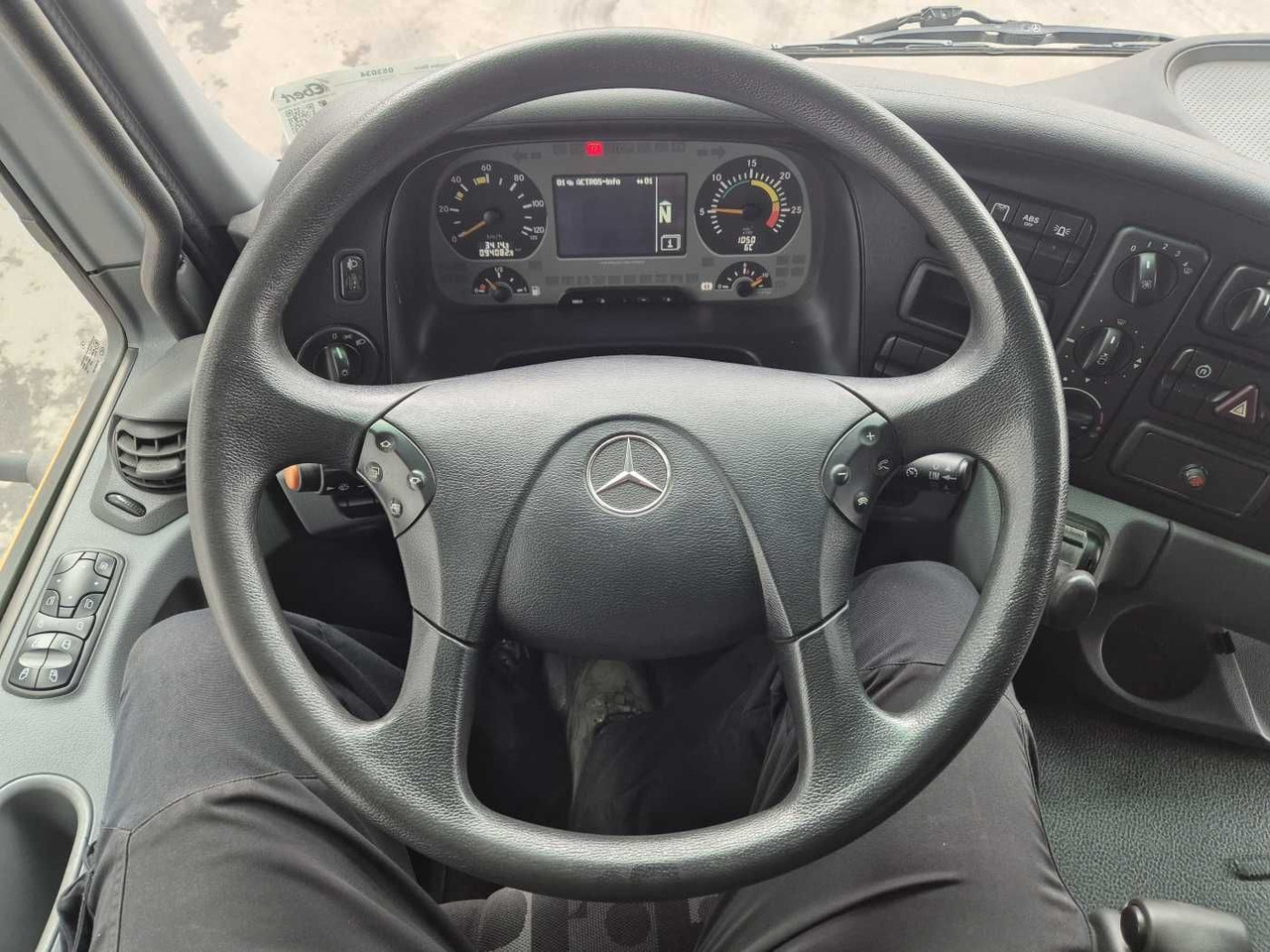 Zametacie vozidlo Mercedes-Benz Actros 2032 A 4x4 Bucher STKF 9500 Airport 30x: obrázok 12