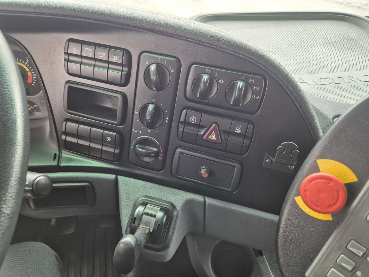 Zametacie vozidlo Mercedes-Benz Actros 2032 A 4x4 Bucher STKF 9500 Airport 30x: obrázok 13